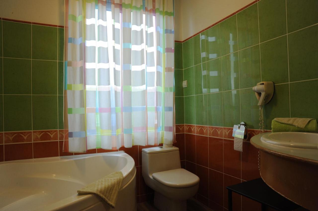 Hotel Du Lac Treignac 외부 사진